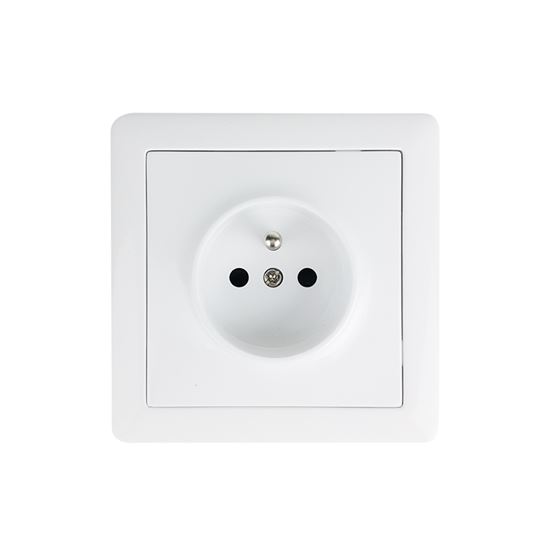 detail zásuvka slim c1